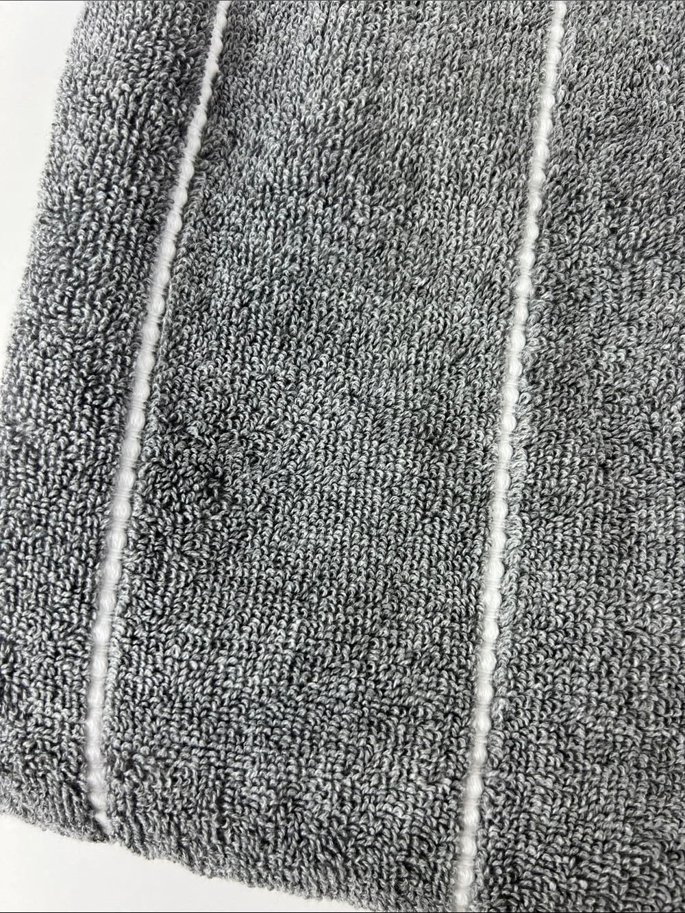 DKNY Eco Melange Bath Towels Medium Gray White Stripe Soft Cotton Set of 2 NEW